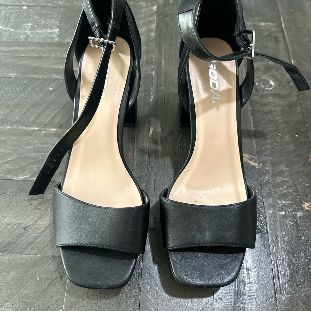 New Soda Chunky Heels Size 8.5